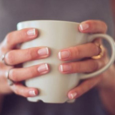 Βαρεθήκατε το κλασικό γαλλικό mani σας; «Αναβαθμίστε» το με αυτούς τους 5 τρόπους!