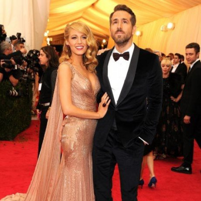 Για πρώτη φορά: Η Lively & o Reynolds μοιράζονται μαζί μας φωτογραφία της κoρούλας τους