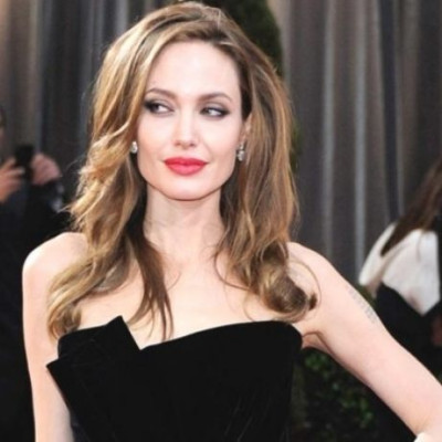 Τι λένε τα άστρα για την hot Δίδυμο Angelina Jolie