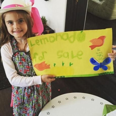 Κατά μάνα, κατά... κόρη: Η πιο σέξι μαμά του κόσμου απολαμβάνει το ταλέντο της κορούλα της