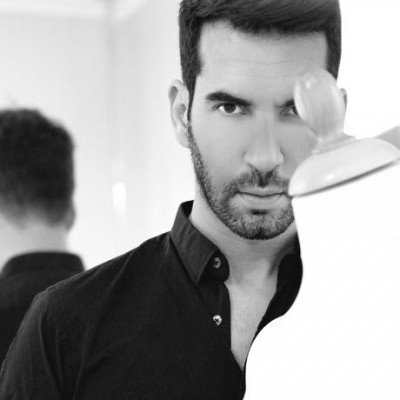 Δημήτρης Πέτρου: Ο σχεδιαστής ανοίγει την πόρτα του ατελιέ του & μιλά για όλα στο Queen.gr