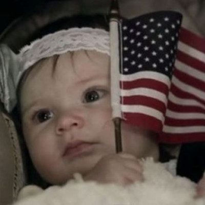 Δείτε την αντίδραση του μπαμπά μόλις βλέπει για πρώτη φορά τη μικρή του πριγκίπισσα-βίντεο