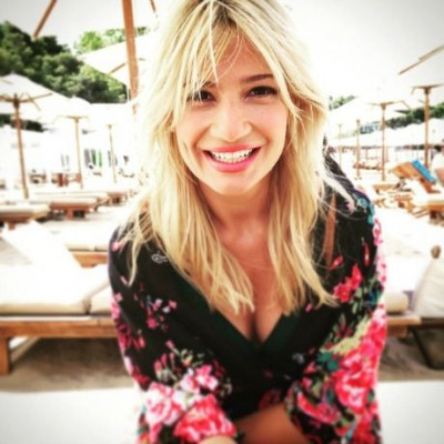 Η Φαίη Σκορδά φόρεσε το πιο chic σύνολο για την παραλία!