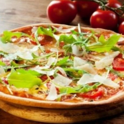 Συνταγή για την πιο εύκολη καλοκαιρινή πίτσα της μαμάς