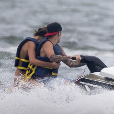 To νέο διάσημο και hot ζευγάρι, που θα κάνει μια καρδιά... χίλια κομμάτια