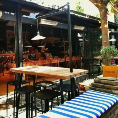 Tα καλύτερα κοκτέιλ θα τα πιείτε στο Theory Bar&Μore και μάλιστα με... βραβείο!