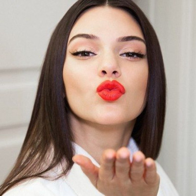 Omg! Το νέο κραγιόν της Kendall Jenner θα γίνει το αγαπημένο μας αυτό το καλοκαίρι!