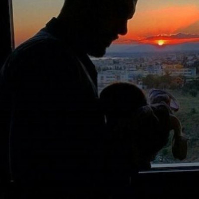 Έλληνας παρουσιαστής έγινε μπαμπάς και μας συστήνει για πρώτη φορά το γιο του! (εικόνα)