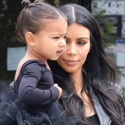 Νομίζεις ότι ασχολείται μόνο με τη φήμη της; Και όμως η Kim Kardashian θα σε εντυπωσιάσει