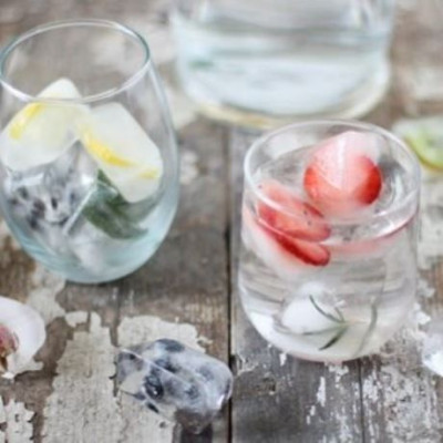 Παγάκια για τις δουλειές του σπιτιού; Οι τέσσερις χρήσεις που δεν ήξερες!