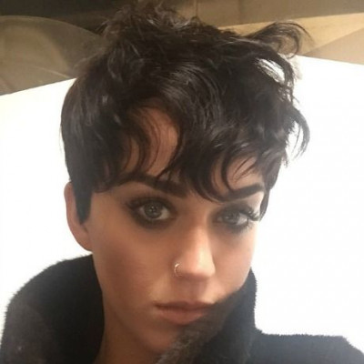 Η Katy Perry έχει πολύ ευχάριστα νέα να μοιραστεί μαζί μας