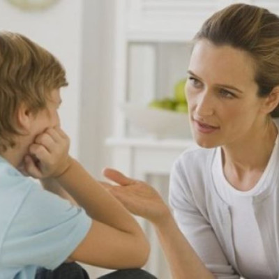 Πώς θα εξηγήσετε στα παιδιά γιατί καθόμαστε σε ουρές ΑΤΜ και σούπερ μάρκετ!