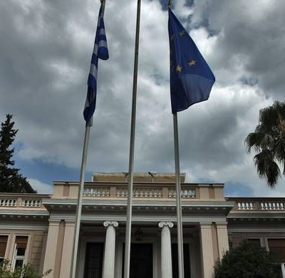 Κυβέρνηση: Ψευδές ότι αποδεχτήκαμε πλήρως την πρόταση των θεσμών
