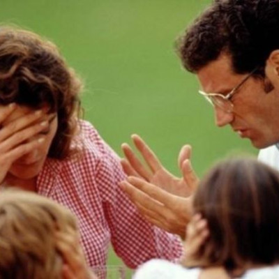 Οικονομική κρίση: Πώς μπορεί να επηρεάσει τη σχέση του ζευγαριού και τη σχέση γονιών-παιδι