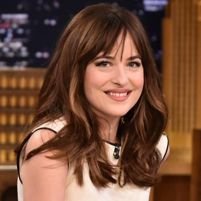 Δεν μπορούμε να πάρουμε τα μάτια μας από την Dakota Johnson: Ιδού γιατί!