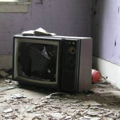 Ο λαός «τελείωσε» τα κανάλια της διαπλοκής και τους δημοσκόπους!