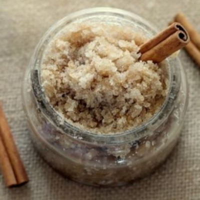 DIY: Φτιάξτε την πιο εύκολη μάσκα κατά της κυτταρίτιδας με 3 μόνο υλικά!