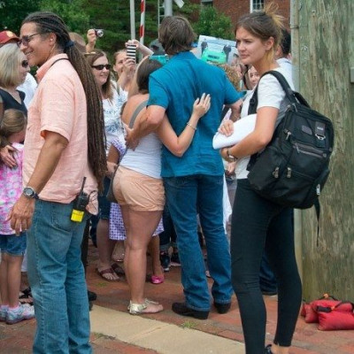 H κυρία αυτή είναι η νέα αγαπημένη του μεγαλύτερου star του πλανήτη! Μαντεύετε;