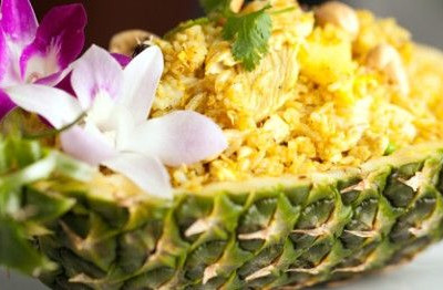 Τηγανητό ρύζι με κοτόπουλο και ανανά