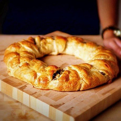 Στρογγυλό κουλούρι με γαλοπούλα και cranberries