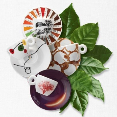 H δεύτερη «Illy sustainArt» συλλογή αντικατοπτρίζει στα φλιτζάνια της τον κόσμο του καφέ