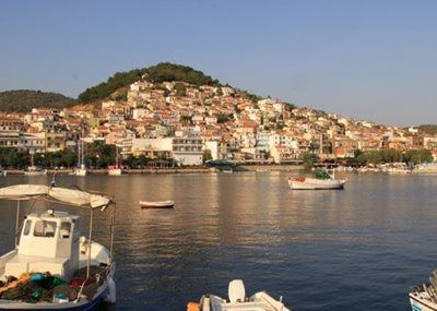 Ποια είναι η «πρωτεύουσα του ούζου» στην Ελλάδα; Ας την γνωρίσουμε!