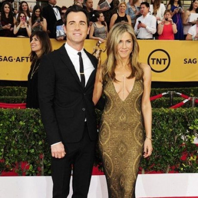 OMG!Το ταξίδι του μέλιτος Aniston- Theroux είναι λιγότερο ρομαντικό από όσο νομίζαμε!