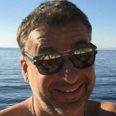 Γιώργος Λιάγκας: Ο τρυφερός μπαμπάς αγκαλιά με τον γιο του (εικόνα)