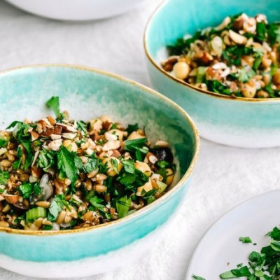 Καλοκαιιρινή σαλάτα και αρκετά χορταστική: Ιδού τα υλικά της