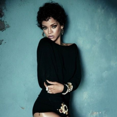 H Rihanna και το αλλόκοτο παντελόνι της: Η εμφάνιση που δεν μας άρεσε καθόλου