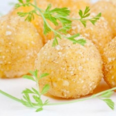 Συνταγή για σπιτικές τυρομπουκιές με δύο υλικά!