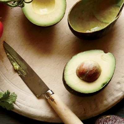 8 σημαντικοί λόγοι που θα σε πείσουν να βάλεις το αβοκάντο στο διατροφολόγιό σου!