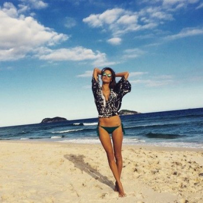 Το κορμί δε θέλει μόνο θυσίες: Η τελευταία φωτογραφία της Alessandra Ambrosio θα σε πείσει