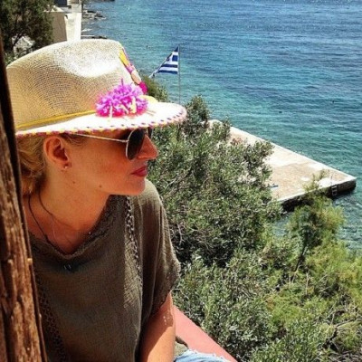 Το καλοκαίρι δεν έχει ακόμη τελειώσει. Δείτε τη Μαρία Μπεκατώρου με το μαγιό της