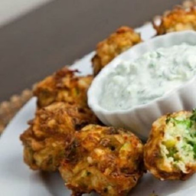 Συνταγή για μαμαδίστικους κολοκυθοκεφτέδες φούρνου