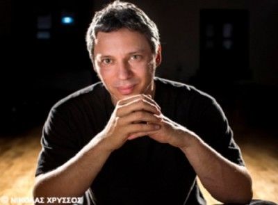 Ο Αλκίνοος Ιωαννίδης live στον κήπο του Μεγάρου