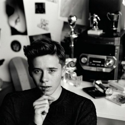 Ο Brooklyn Beckham μας δείχνει τα κόλπα για ένα καλύτερο Instagram