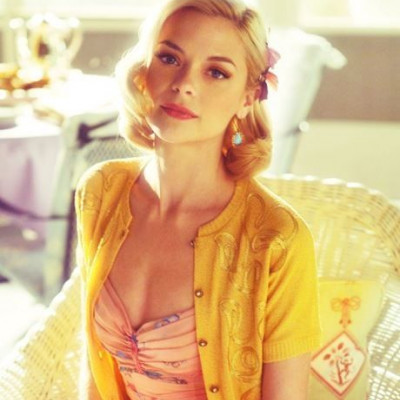 H Jaime King έκανε τον πιο σικάτο κότσο ψαροκόκκαλο!