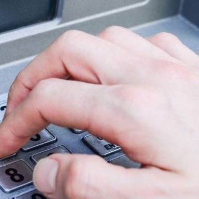 Χαλαρώνουν τα capital controls – Ποιες είναι οι 14 νέες αλλαγές