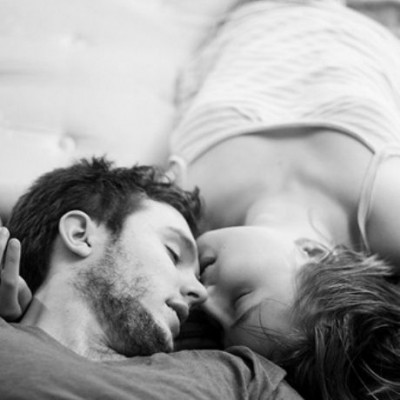 Ερωτευμένη με έναν μη διαθέσιμο συναισθηματικά άντρα... Κάνε την κίνησή σου