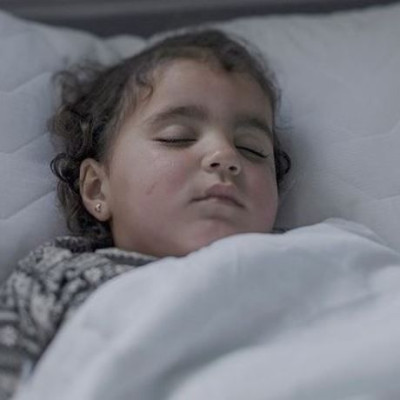 Σοκαριστικό: Δείτε πού κοιμούνται τα προσφυγόπουλα - Κάθε εικόνα και μία ιστορία ζωής