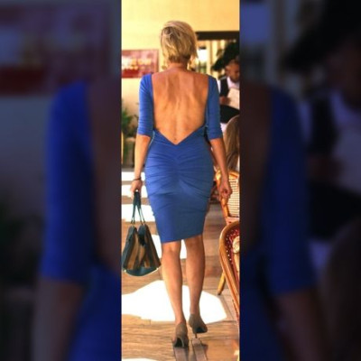 Μόνο αυτή η 57χρονη star θα μπορούσε να δείχνει έτσι μέσα σε αυτό το φόρεμα