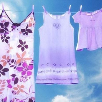 Γιατί πρέπει να πλένουμε τα καινούργια ρούχα πριν τα φορέσουμε