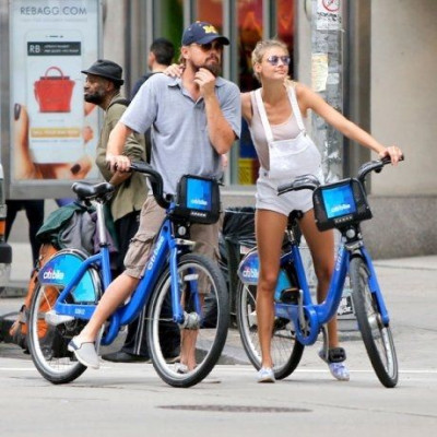 Το χάσαμε το αγόρι: O Leonardo DiCaprio αρραβωνιάστηκε και έχουμε όλες τις λεπτομέρειες