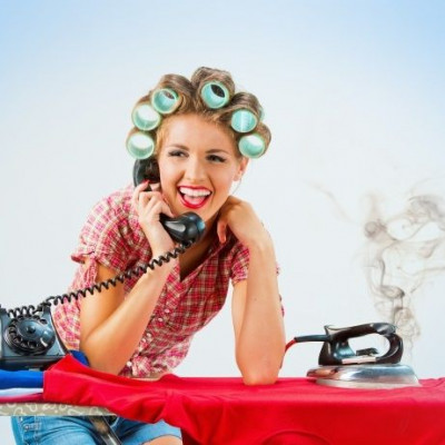 Καθάρισε την βρώμικη πλάκα του σίδερου με αυτές τις ανέξοδες συνταγές