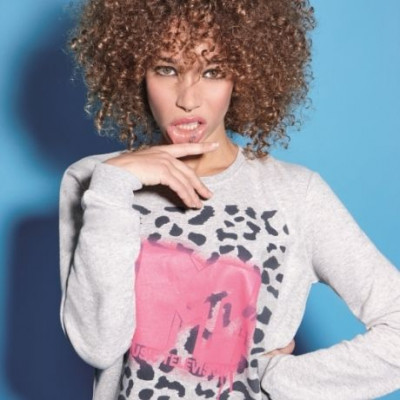 H Τezenis ήταν ο επίσημος χορηγός των “2015 MTV EMA”