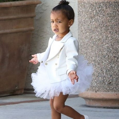 Το θυμωμένο μήνυμα της North West στους παπαράτσι