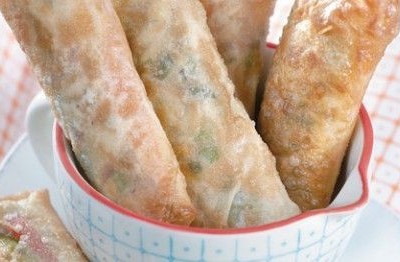 Spring rolls λαχανικών με αρωματικά και χαλούμι