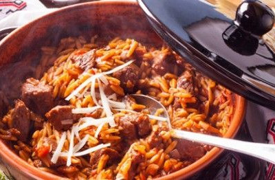 Κλασικό γιουβετσάκι με αρνάκι