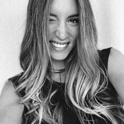 Η φωτογράφιση της Αθηνάς Οικονομάκου είναι ό,τι καλύτερο είδαμε σήμερα στο timeline μας